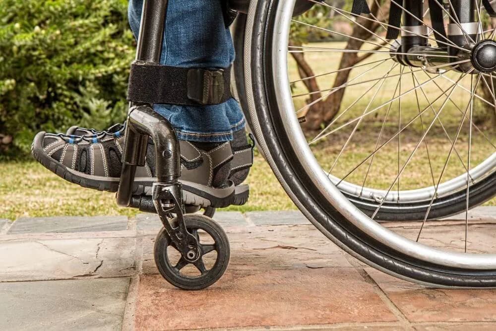 Czy na rehabilitację przysługuje zwolnienie lekarskie? Sprawdź warunki