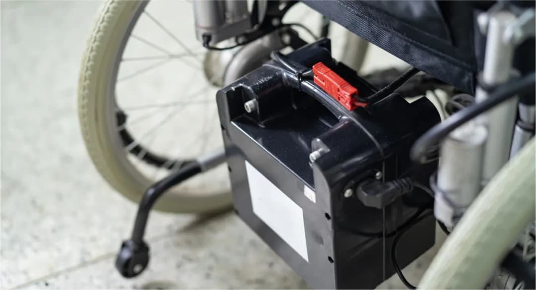 Jak ładować wózek inwalidzki, aby uniknąć problemów z akumulatorem