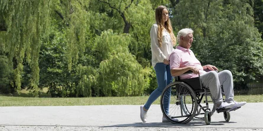 Czy wózek inwalidzki jest refundowany? Sprawdź, co musisz wiedzieć